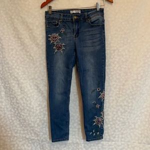 Sandpiper 3/4 length stretchy capri jeans with floral embroidery